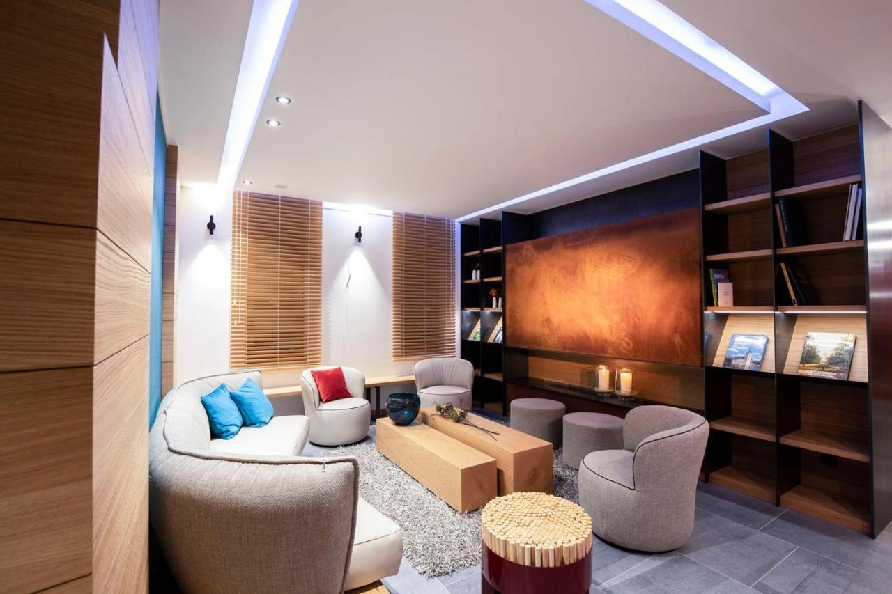B-Lodge Boutique Hotel Louvain-la-Neuve Bagian luar foto